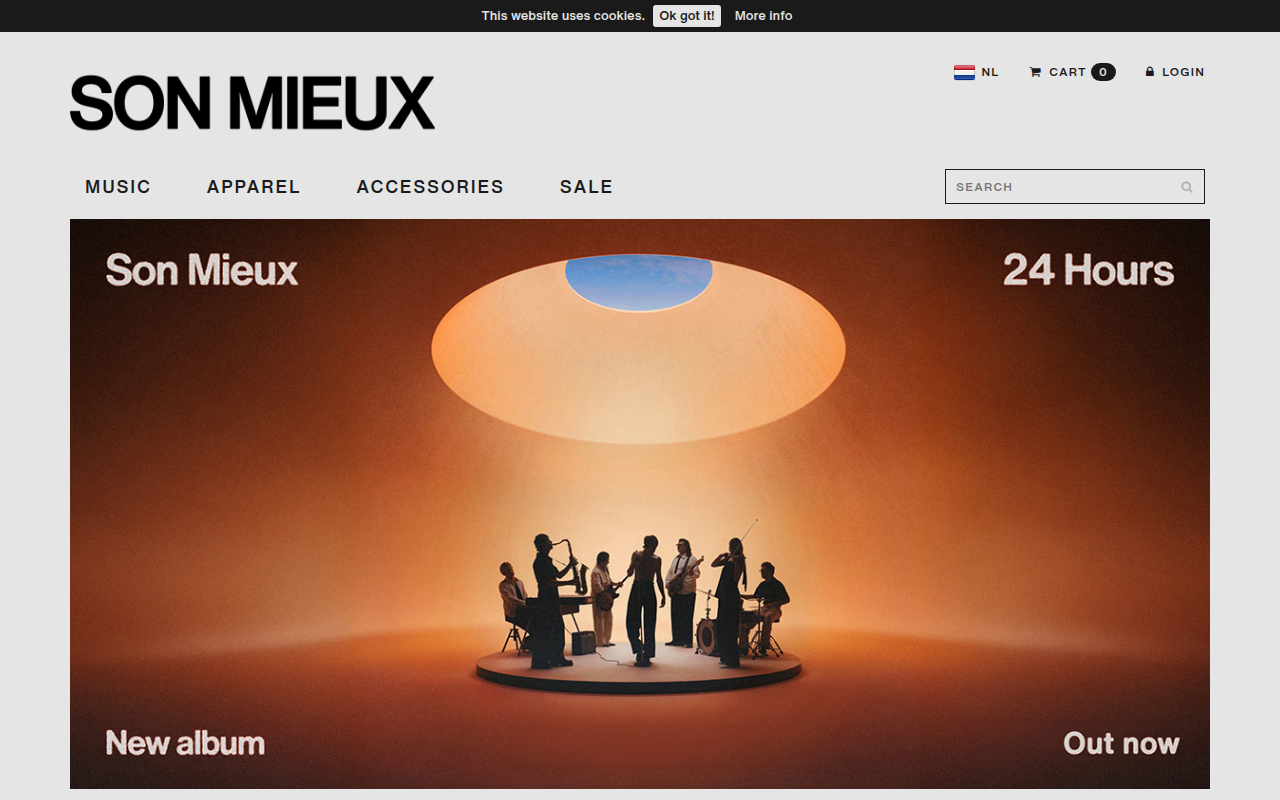 Screenshot van sonmieux.merchstore.nl